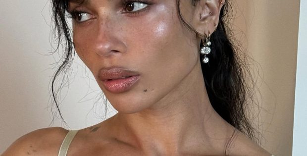 Zoe Kravitz Caught Stealing Nudity